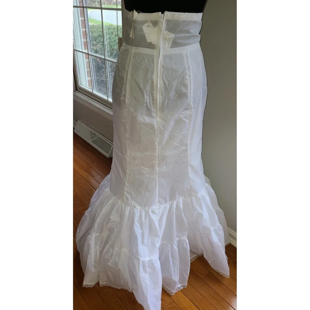 NWT‎ Davids Bridal White Fit and Flare Slip Petticoat Size 8 Style 550 Zipper